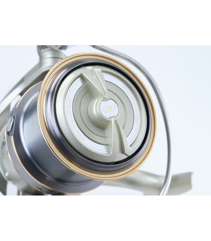 Daiwa 20 Emblem Surf Light 35 SCW QD-P