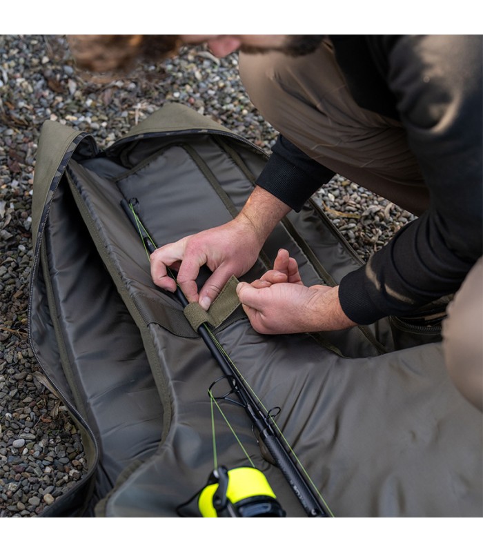 Avid RVS 10ft Retractable 3-Rod Bag